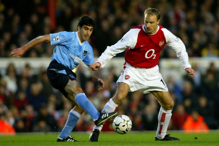 Claudio-Reyna-Bergkamp-Manchester-City.jpg